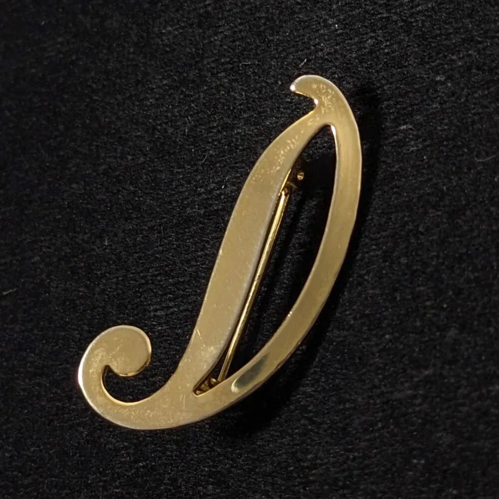Vintage Gold Tone Initial Letter‎ D Pin Brooch
